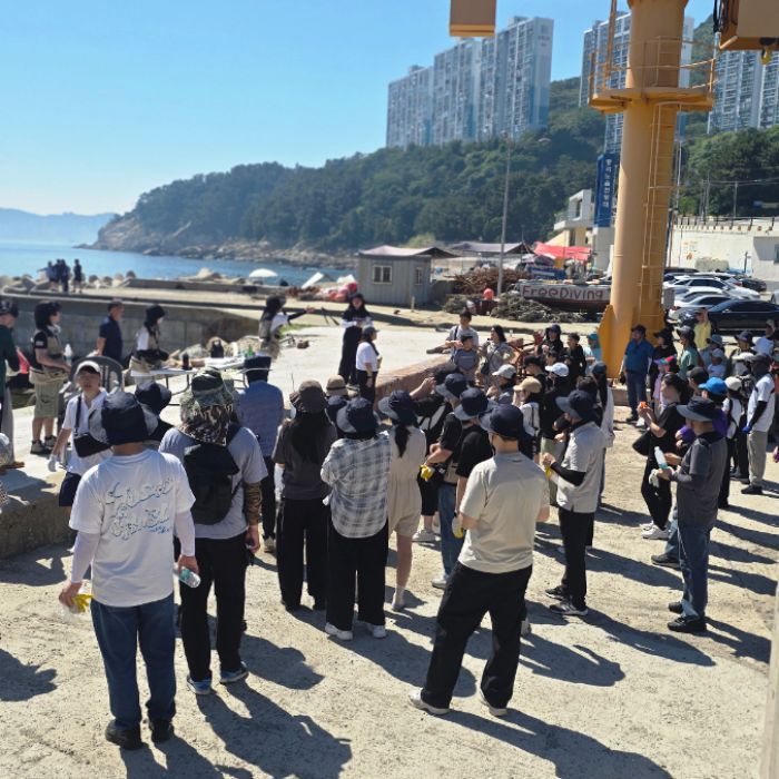 함께 만드는 깨끗한 해변! 26바다의날 해변 플로깅(부산 영도 중리노을전망대) 17